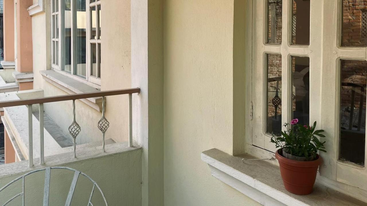Rooftop Studio And 2Bhk Apartments In Kathmandu'S Most Happening Place Eksteriør bilde